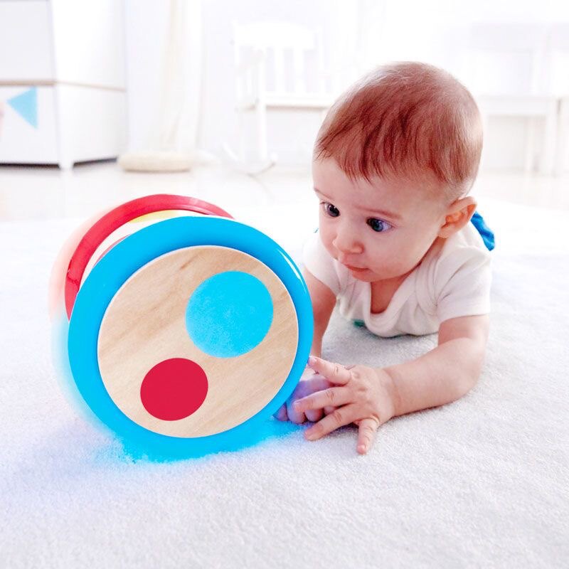 把玩具从婴儿车里扔出去?”