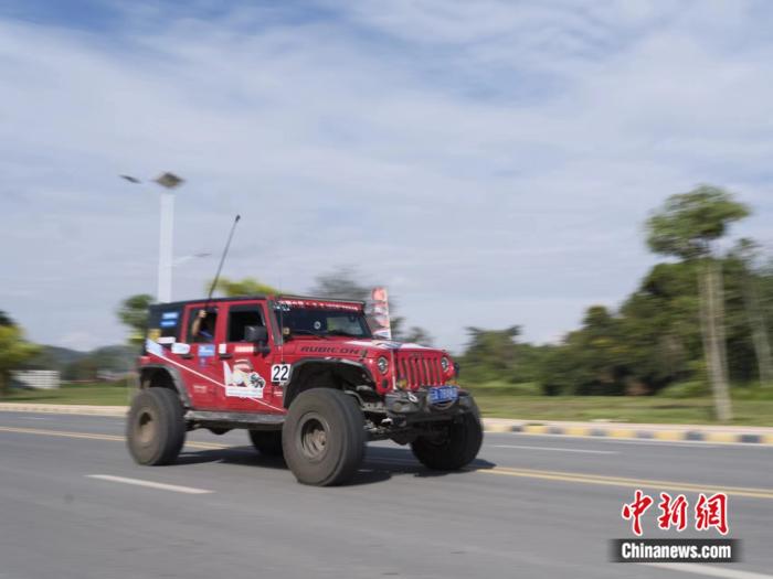 中老泰三国车手同场竞技老挝会晒竞速老挝选手