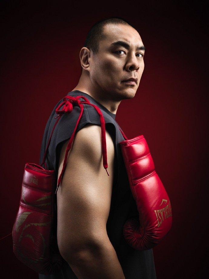 42岁张志磊复出战杜布瓦，拳坛巅峰对决引期待