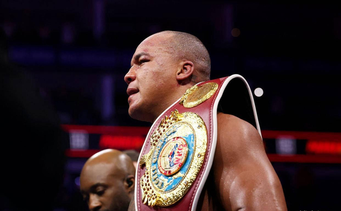 42岁张志磊复出战杜布瓦，拳坛巅峰对决引期待