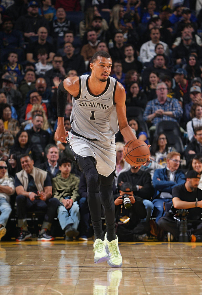 文班亚马41分创马刺队史纪