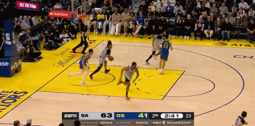 文班亚马41分创马刺队史纪录 马刺客场大胜勇士