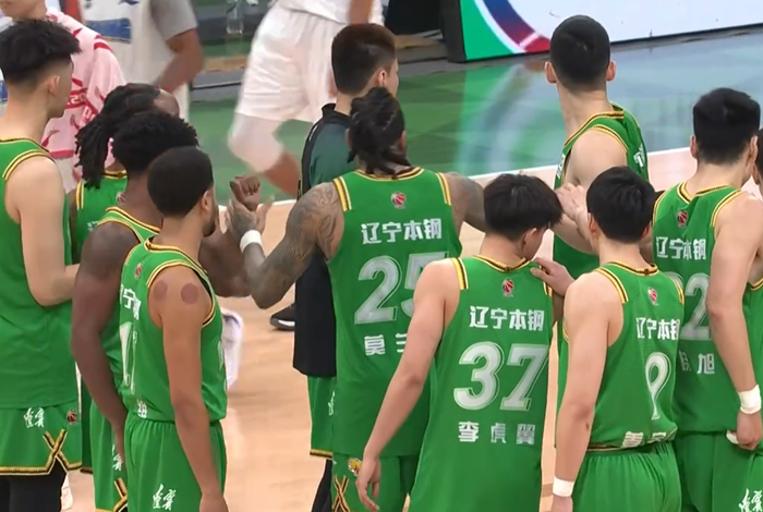 辽宁队惨败北京队 哈维三分球8中0成关键败因